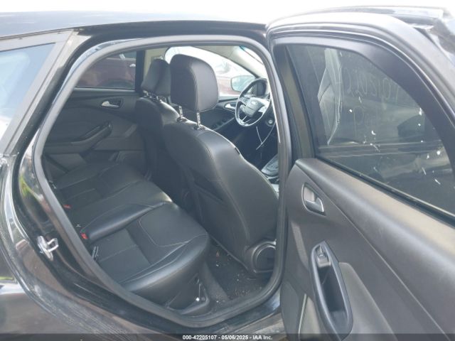 1FADP3K2XFL319559 Ford FOCUS SE