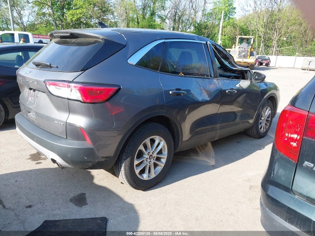 1FMCU9G66MUA11210 Ford ESCAPE SE