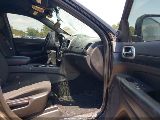 1C4RJEAG4KC690043 Jeep Grand Cherokee Laredo E 4x2