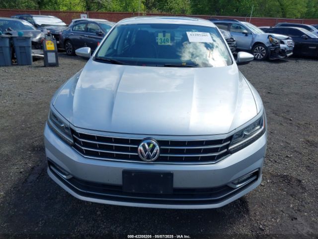 1VWBA7A38JC004818 Volkswagen Passat 2.0t Se