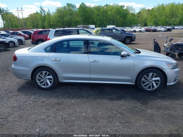 1VWBA7A38JC004818 Volkswagen Passat 2.0t Se