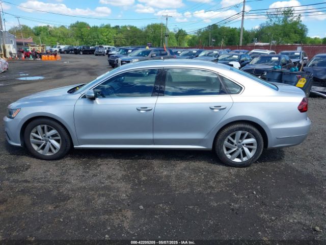 1VWBA7A38JC004818 Volkswagen Passat 2.0t Se