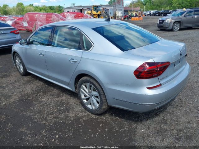 1VWBA7A38JC004818 Volkswagen Passat 2.0t Se