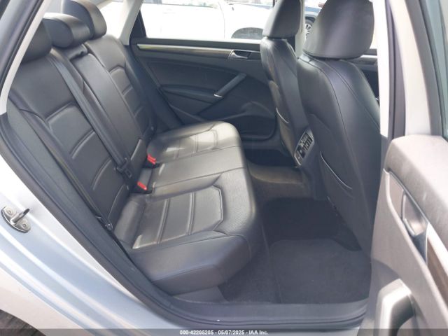 1VWBA7A38JC004818 Volkswagen Passat 2.0t Se