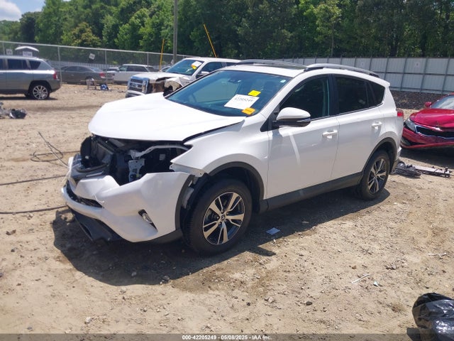 2T3WFREV7JW474929 Toyota Rav4 Xle