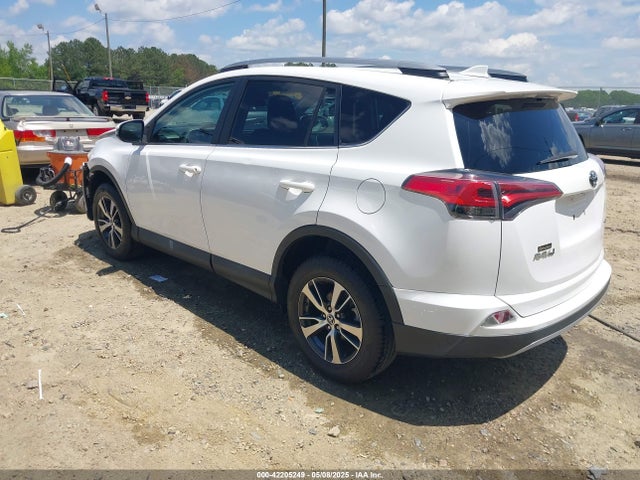 2T3WFREV7JW474929 Toyota Rav4 Xle