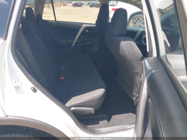 2T3WFREV7JW474929 Toyota Rav4 Xle
