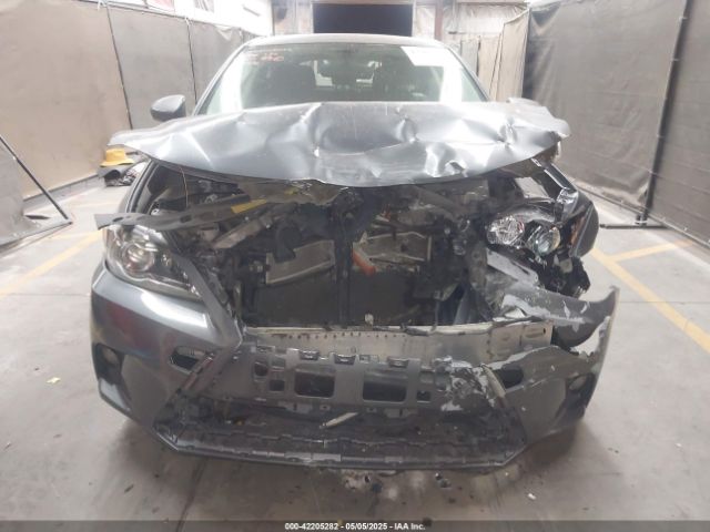 JTHKD5BHXE2196696 Lexus CT 200H