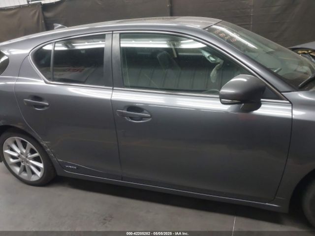 JTHKD5BHXE2196696 Lexus CT 200H