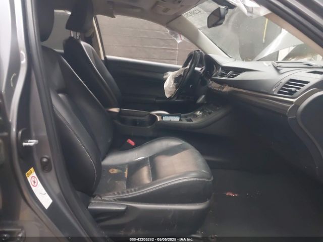 JTHKD5BHXE2196696 Lexus CT 200H