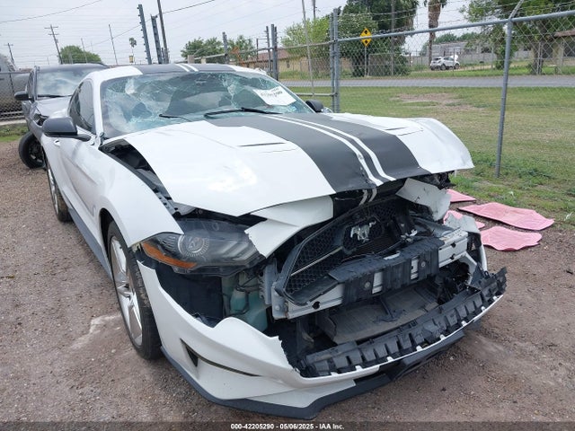 Ford 2.3l 4v premium fuel 2018 1FA6P8TH3J5180347 Image 1