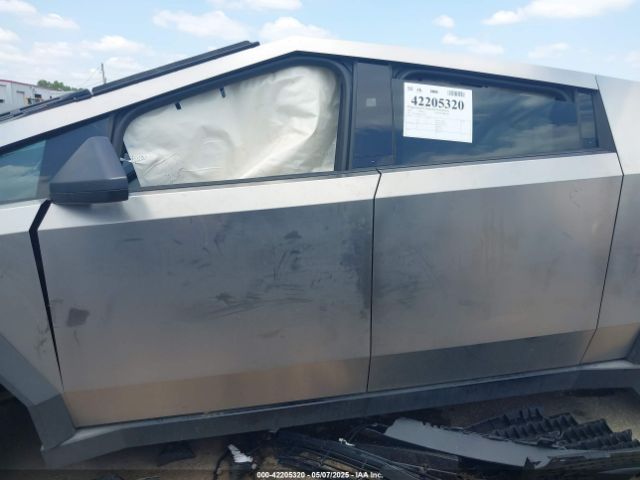 7G2CEHED9RA056715 Tesla 2024