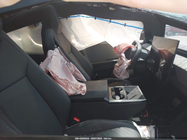7G2CEHED9RA056715 Tesla 2024