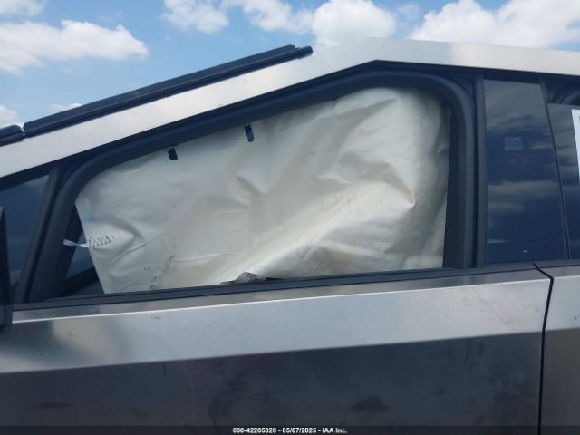 7G2CEHED9RA056715 Tesla 2024