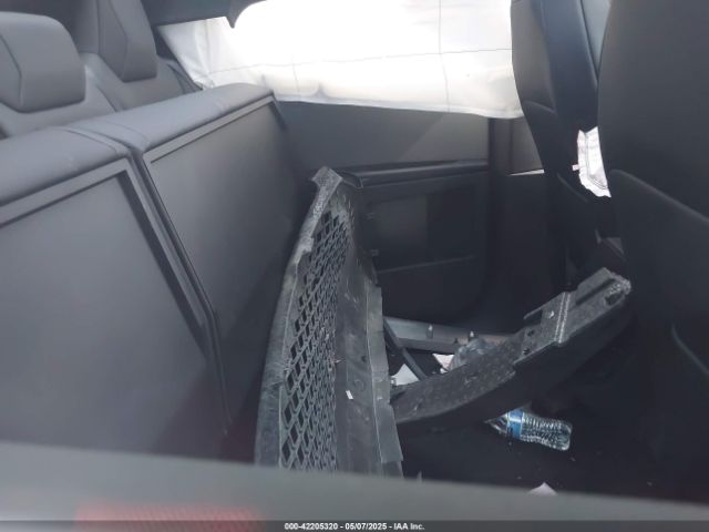 7G2CEHED9RA056715 Tesla 2024