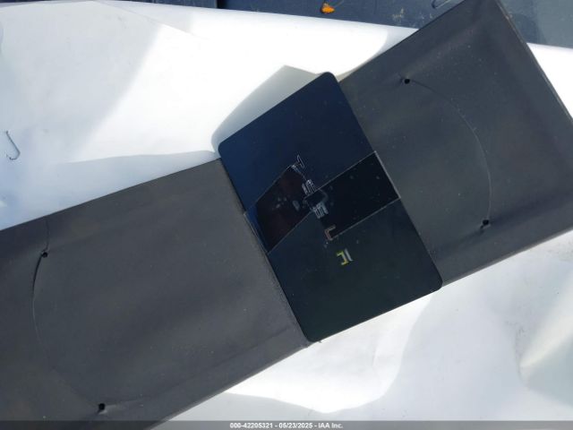 5YJ3E1EA1LF745688 Tesla 2020