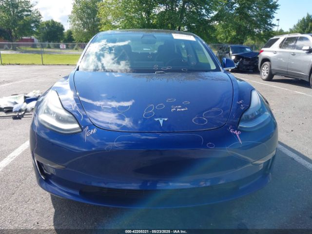 5YJ3E1EA1LF745688 Tesla 2020