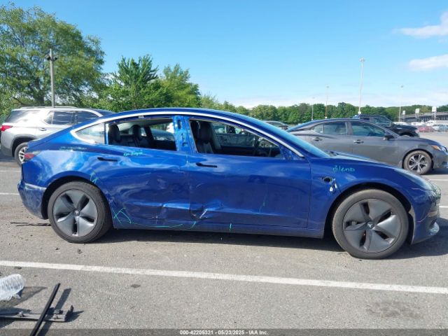 5YJ3E1EA1LF745688 Tesla 2020