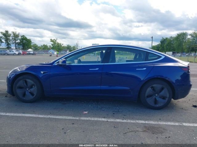 5YJ3E1EA1LF745688 Tesla 2020