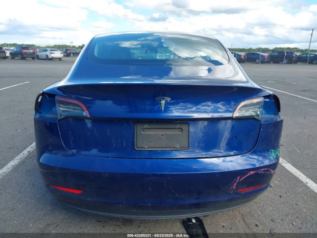 5YJ3E1EA1LF745688 Tesla 2020