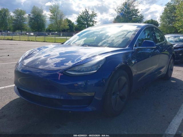 5YJ3E1EA1LF745688 Tesla 2020