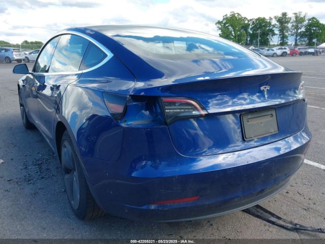 5YJ3E1EA1LF745688 Tesla 2020