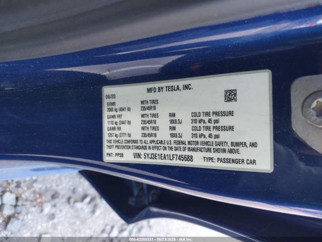 5YJ3E1EA1LF745688 Tesla 2020