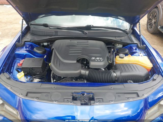 2C3CCABG2KH697632 Chrysler 300