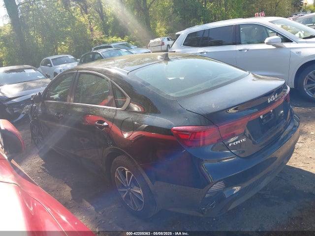 3KPF24AD1RE758267 KIA Forte Lxs
