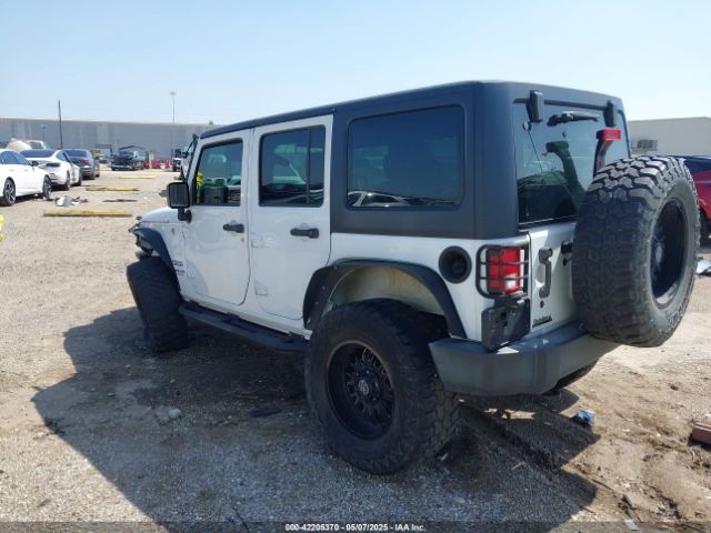 2017 JEEP WRANGLER UNLIMITED 1C4BJWDG4HL549310 Photo 2