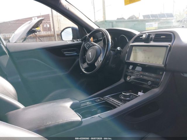 2020 JAGUAR F-PACE SADCJ2FX7LA645404 Photo 4