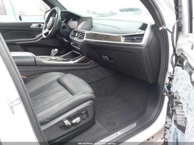 5UXCX4C54KLS38182 BMW X7 Xdrive50i