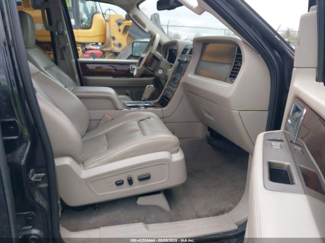 5LMJJ2J50EEL03760 Lincoln Navigator