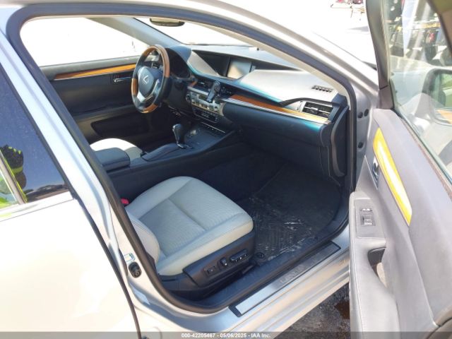 JTHBW1GG7E2068502 Lexus ES 300H