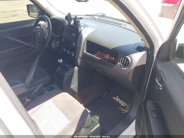 1C4NJRFB2GD608380 Jeep Patriot Latitude