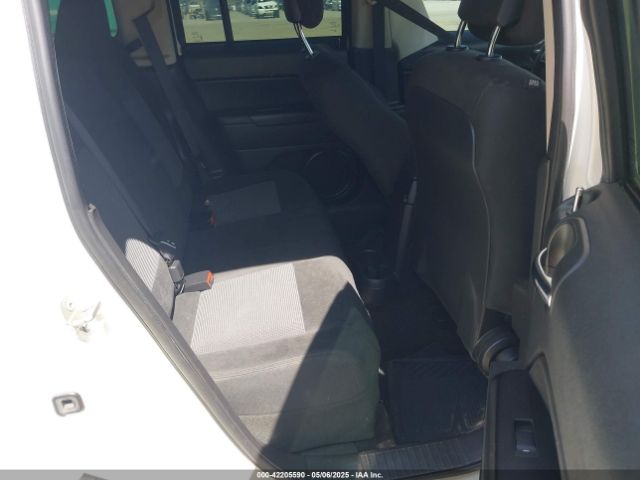 1C4NJRFB2GD608380 Jeep Patriot Latitude