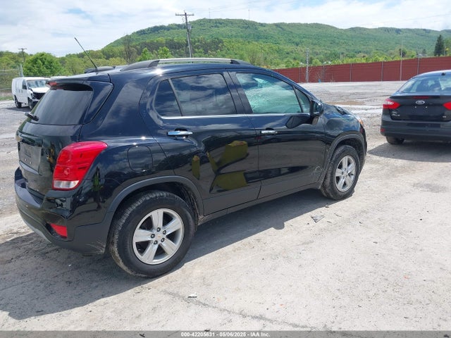KL7CJPSB8KB901218 Chevrolet Trax Lt