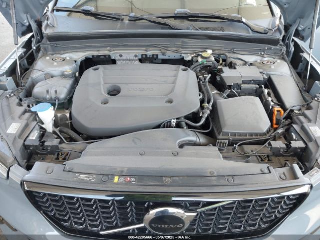 YV4L12UX9P2952245 Volvo Xc40 B5 Ultimate Dark Theme