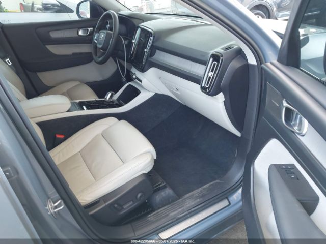 YV4L12UX9P2952245 Volvo Xc40 B5 Ultimate Dark Theme