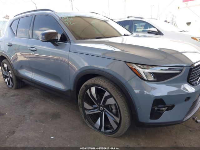 YV4L12UX9P2952245 Volvo Xc40 B5 Ultimate Dark Theme