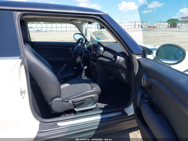2016 MINI HARDTOP WMWXP5C51G3B77048 Photo 4