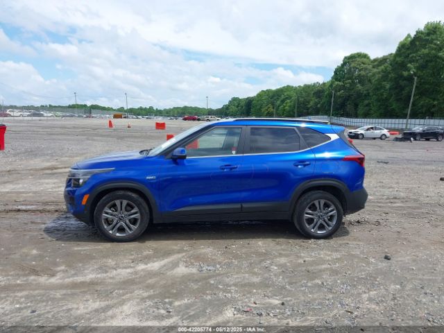 KNDEUCAA8M7184183 KIA SELTOS S