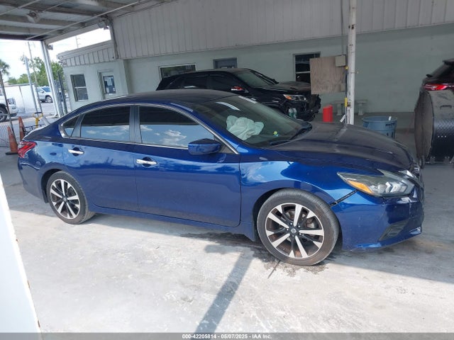 1N4AL3AP5JC111271 Nissan Altima 2.5 Sr