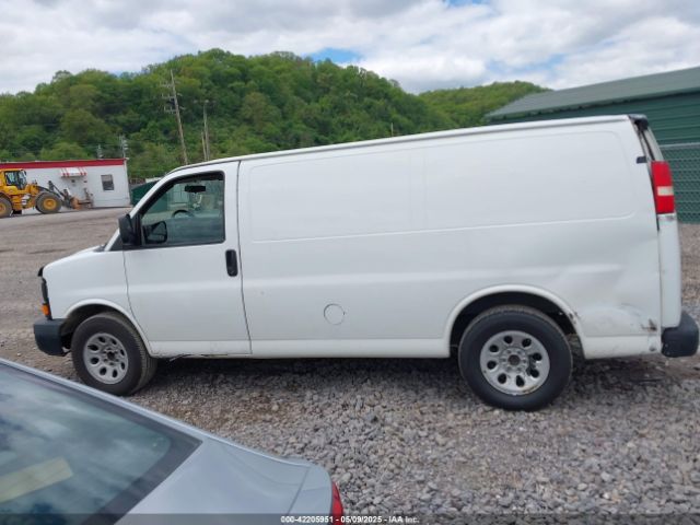 1GCSGAFX8E1104025 Chevrolet Express 1500 Work Van