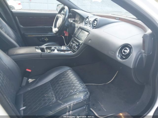 2017 JAGUAR XJ SAJXJ1GD0H8W08934 Photo 4