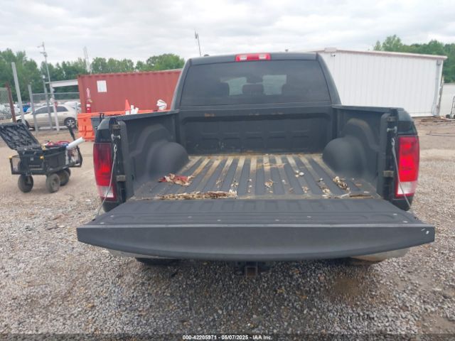 1C6RR7KM1JS227300 RAM 1500 Tradesman  4x4 5'7 Box