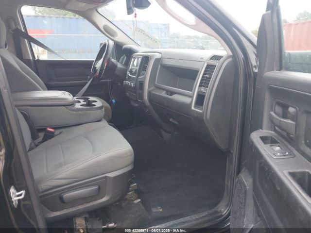 1C6RR7KM1JS227300 RAM 1500 Tradesman  4x4 5'7 Box