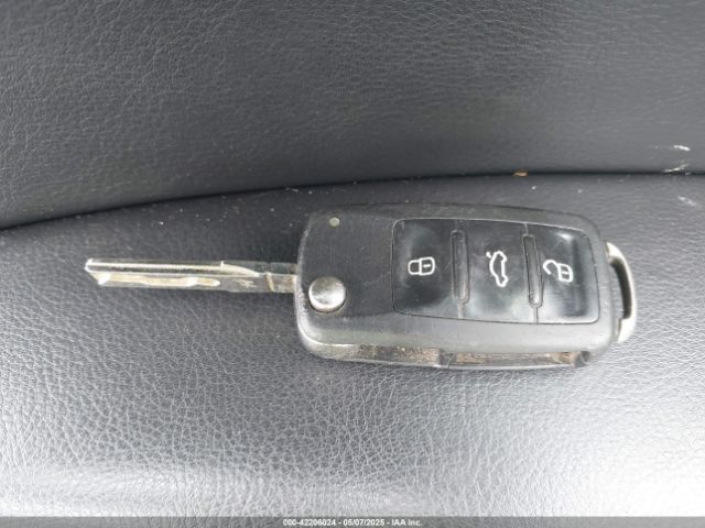 1VWBT7A38FC062252 Volkswagen Passat 1.8t Se