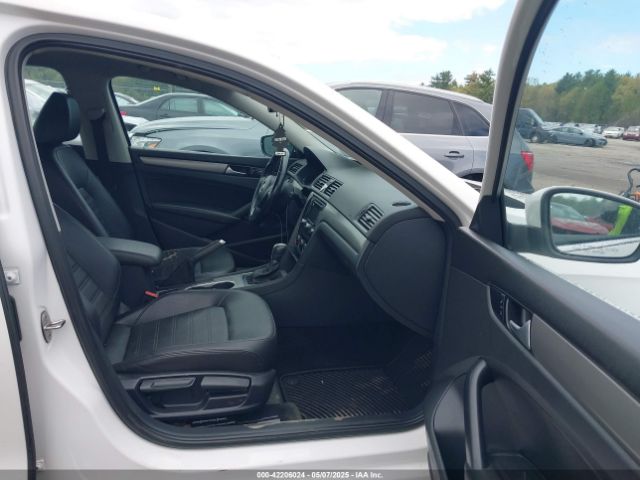 1VWBT7A38FC062252 Volkswagen Passat 1.8t Se