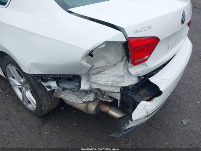 1VWBT7A38FC062252 Volkswagen Passat 1.8t Se